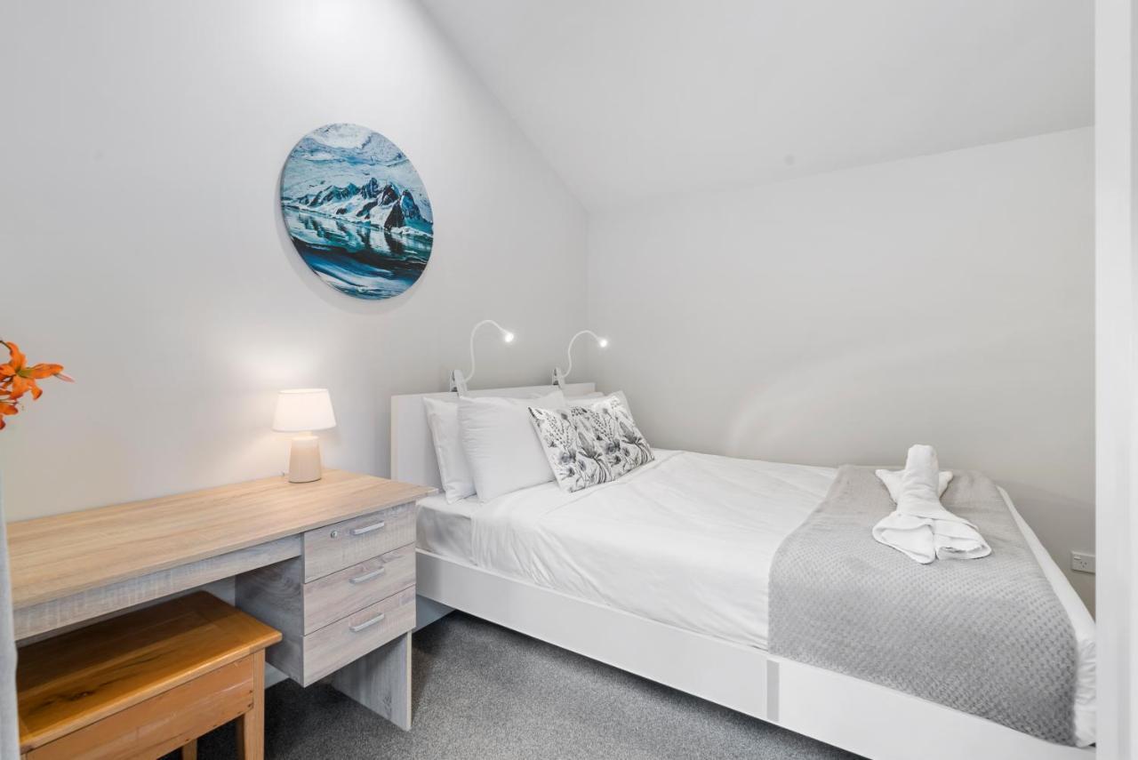Appartamento Alpine Loft With Jaw-Dropping View! Distretto di Distretto di Queenstown Esterno foto